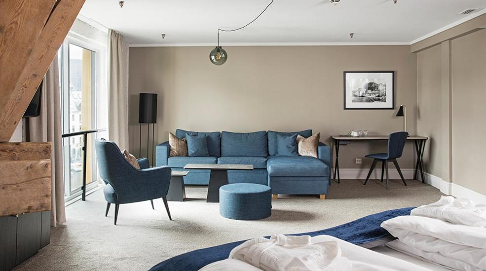 Hotel Brosundet Олесун Екстериор снимка