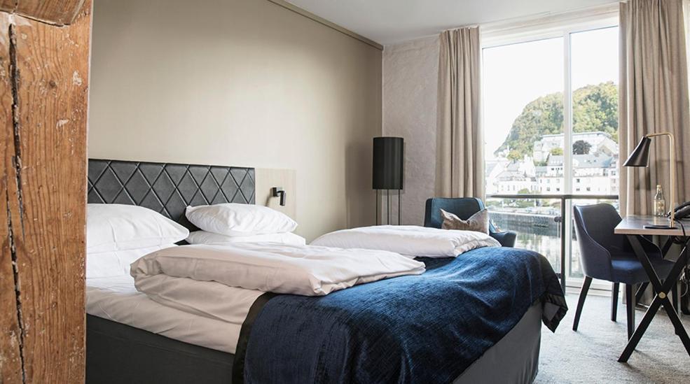 Hotel Brosundet Олесун Екстериор снимка